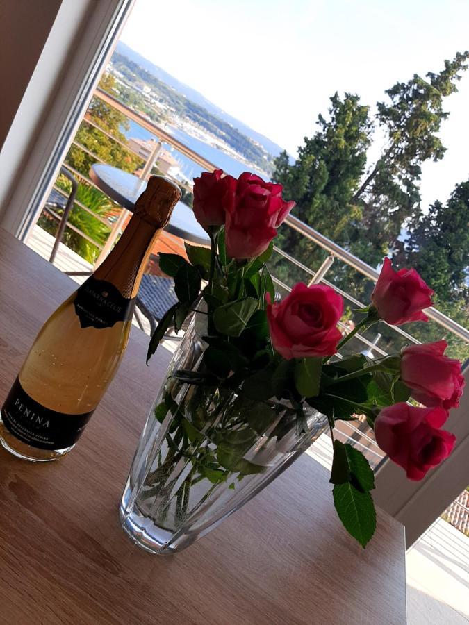 Red Rose Apartment